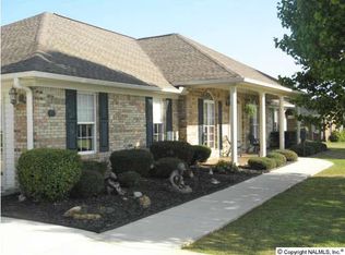 12 Cove Creek Dr, Decatur, AL 35603