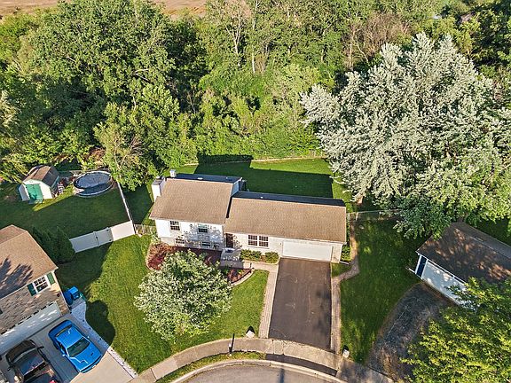 2nd image of 963 Shorewood Dr