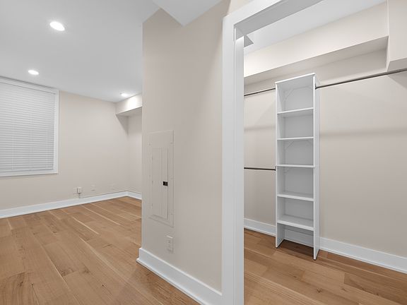 5th image of 245 E Livingston Ave #B