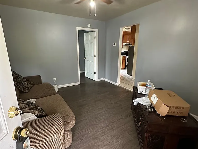 1235 Grant Ave — Photo 10