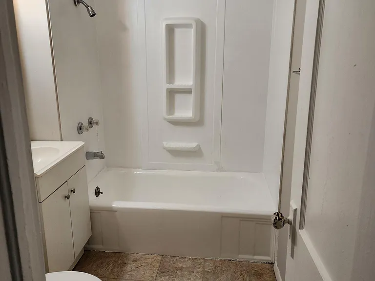 22 Lincoln Ave #2S — Photo 6