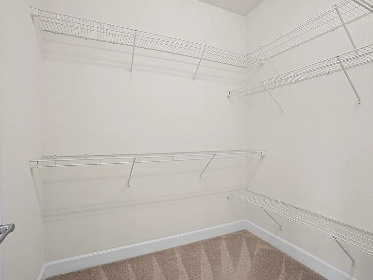 1866 SE Tarni Way — Photo 24