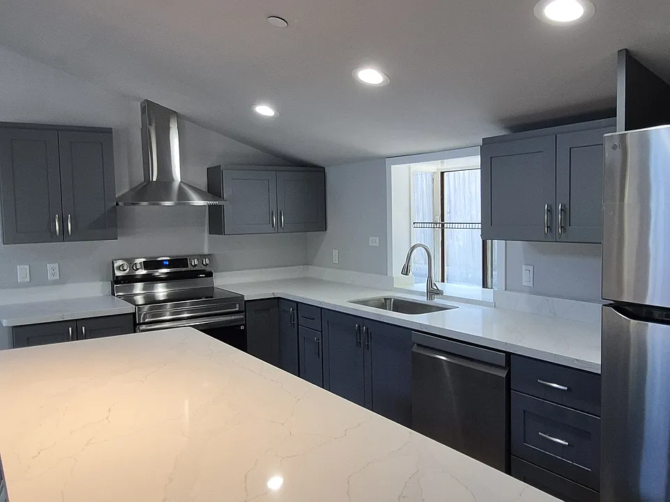 6010 Lake Washington Blvd SE