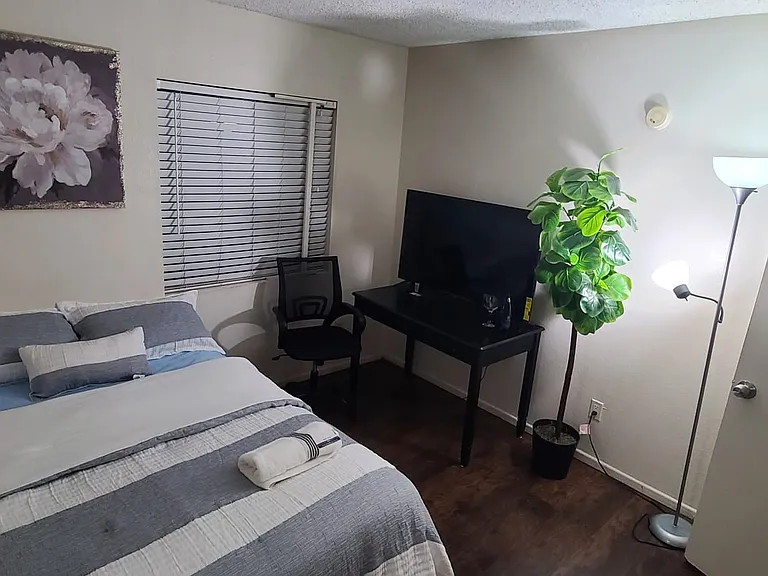 12828 Ramona Blvd #19 — Photo 9