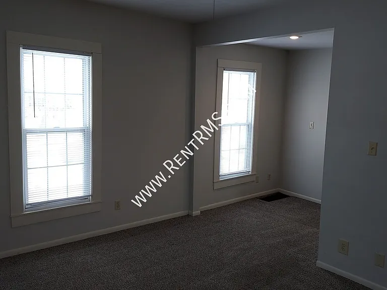 1614 SW College Ave #C — Photo 4