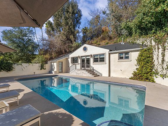 3rd image of 1147 N Wetherly Dr #1145