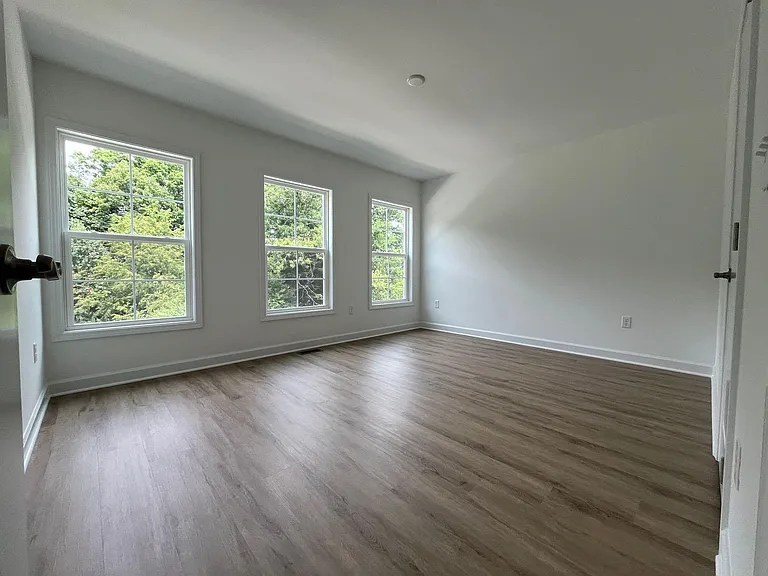 3141 Belle Ave NE — Photo 8
