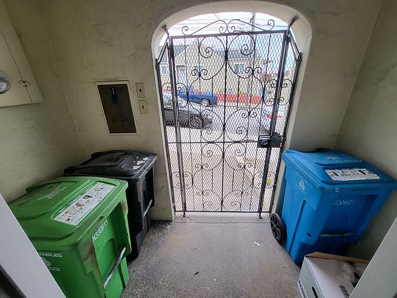 2nd image of 315 Orizaba Ave #1