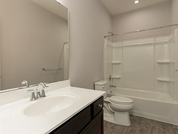 The Beachwood C Full Bath