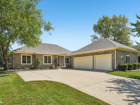 2819 Bloomsbury S, Greenwood, IN 46143