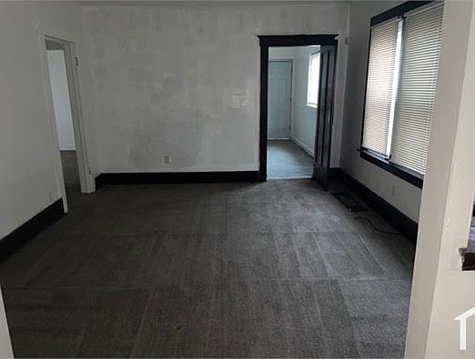 3rd image of 2963 Vicksburg Ave #2