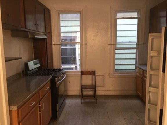 3rd image of 1704 Undercliff Ave