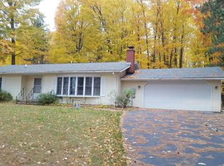 10332 Lakeview Dr, Atlanta, MI 49709