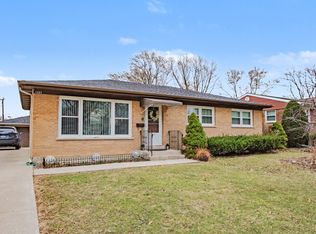 1403 S Robert Dr, Mount Prospect, IL