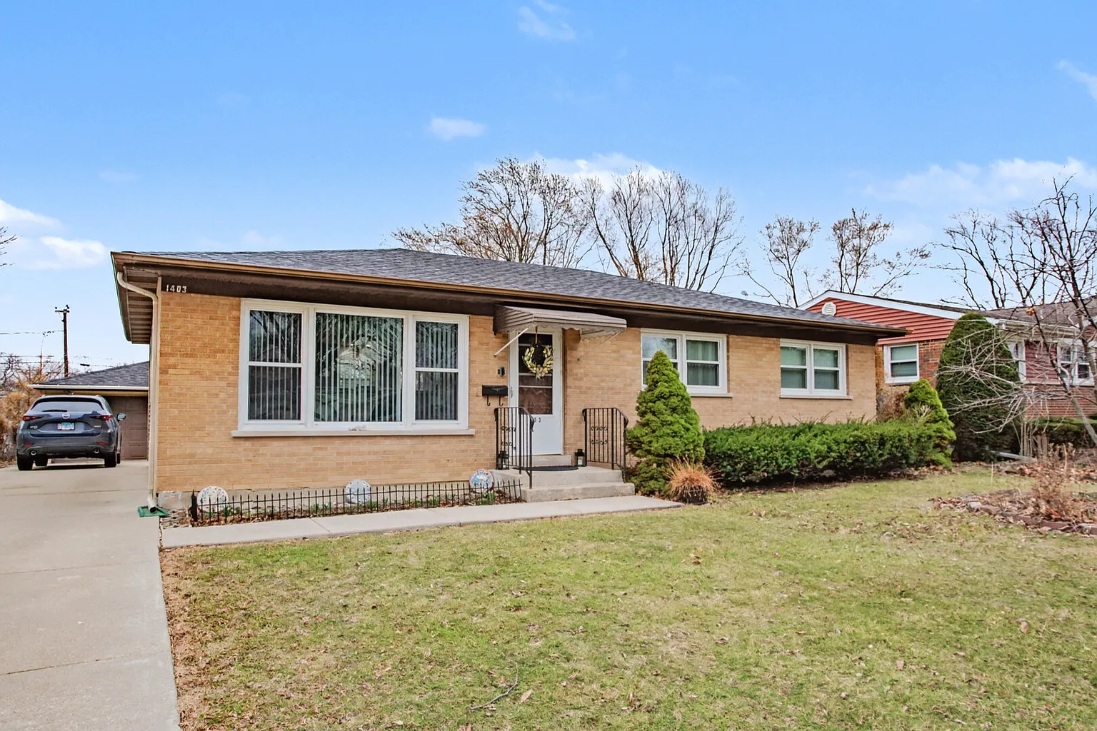 1403 S Robert Dr photo 1