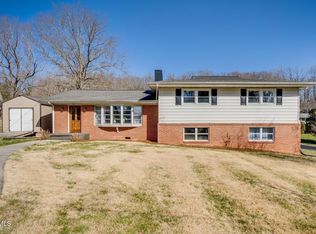 501 Garden Ln, Bristol, VA 24201