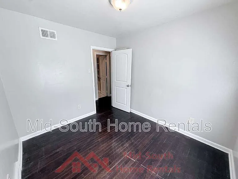 1060 Paul Pl — Photo 19
