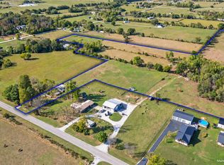 E Pickens, Garfield, AR 72732