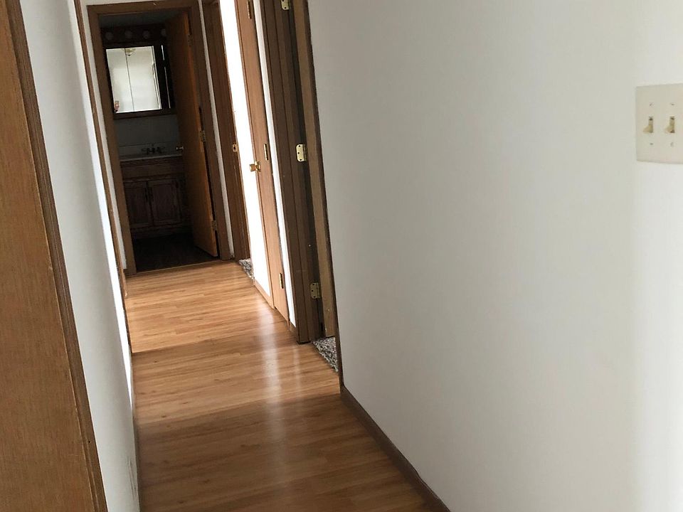1st image of 300 Jay Ray Ct #5