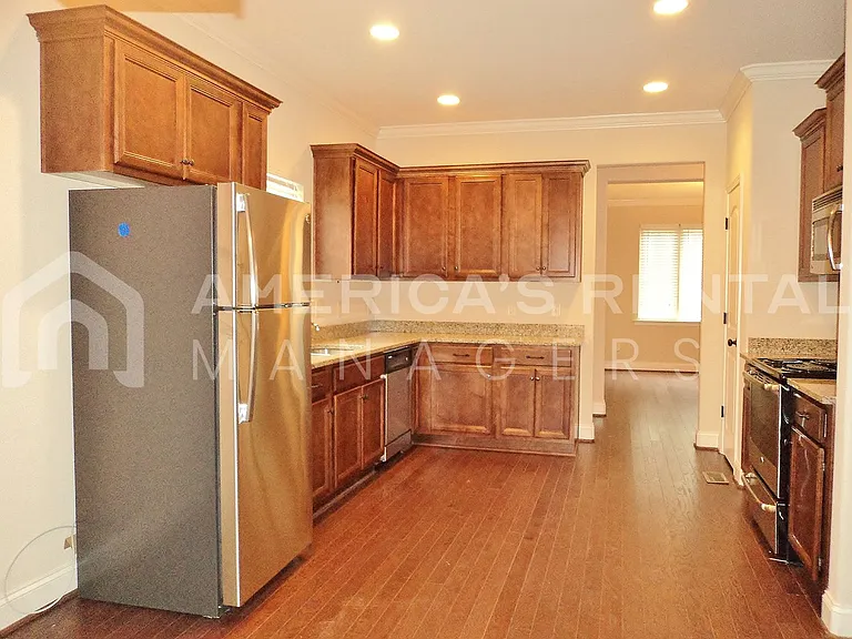 3768 Creekside Way — Photo 8