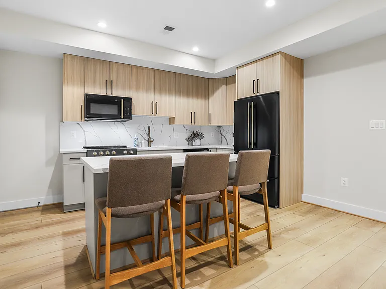 2735 Connecticut Ave NW #5 — Photo 6