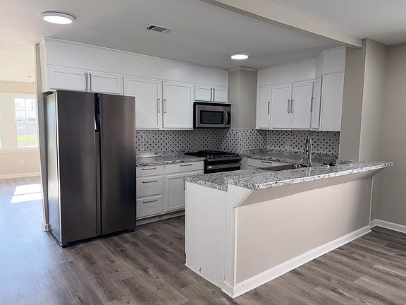 4th image of 1115 8th Avenue