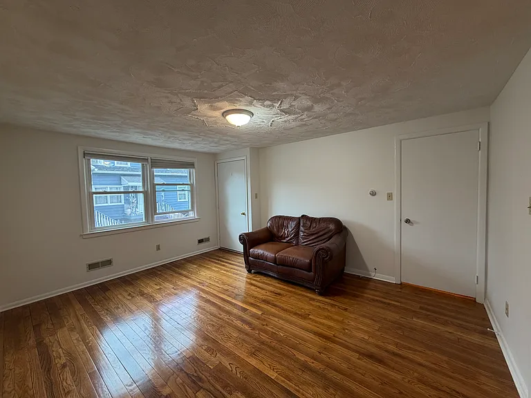 50 Lincoln Ave #1-R — Photo 10
