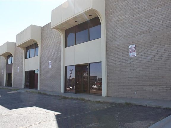 3rd image of 2873 Pershing Dr