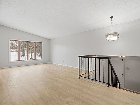3rd image of 12921 Highclere Dr