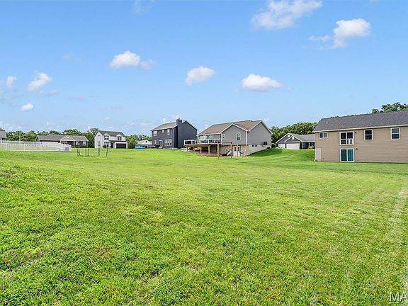 5th image of 912 Mohawk Ct