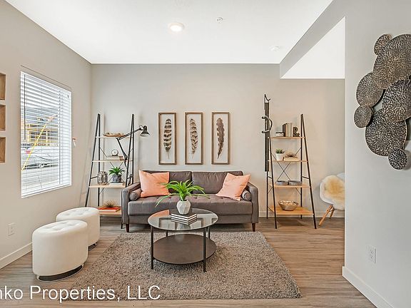 3rd image of 1550 N Buffalo St #306