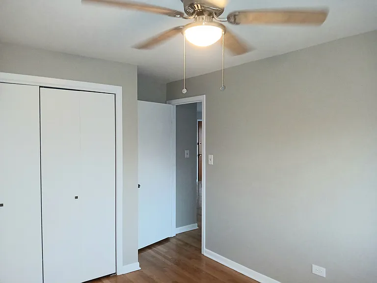 4427 Prairie Ave #2R — Photo 6