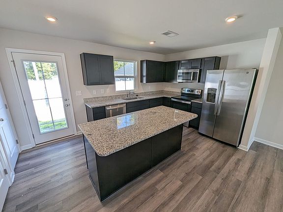 3rd image of 102 Spiers Ln