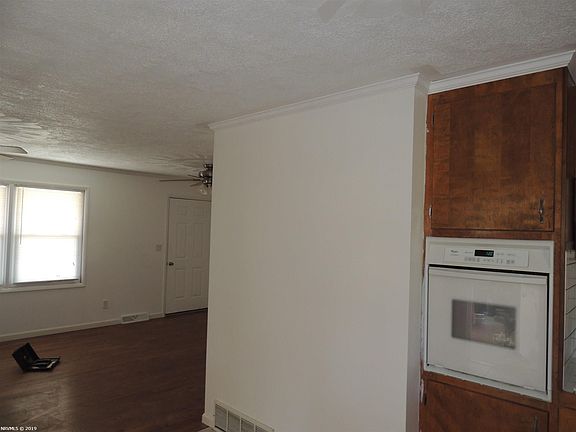 3rd image of 5361 Empire St