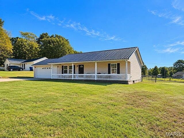 2nd image of 802 Englehart Ln