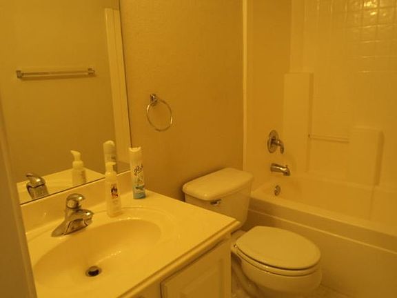 3rd image of 205 Canterbury Dr
