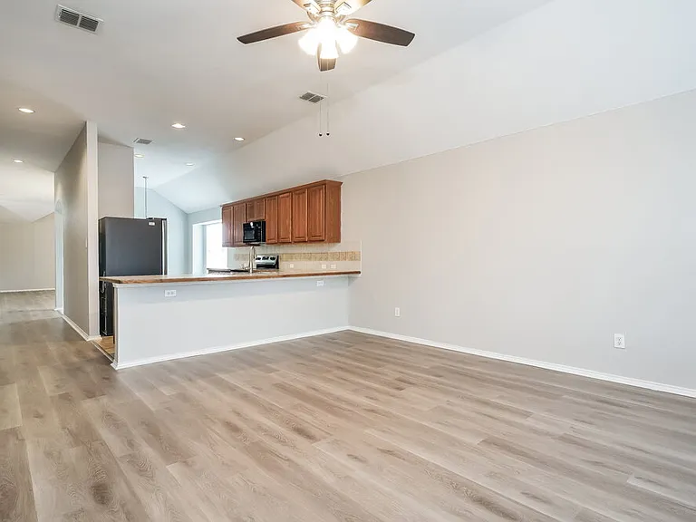 1235 Sweetwater Dr — Photo 8