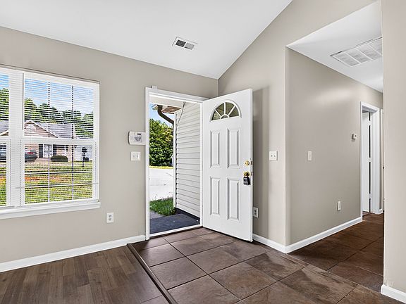 3rd image of 4612 Wind Chime Ct