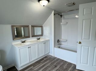 1916 Leer St, South Bend, IN 46613