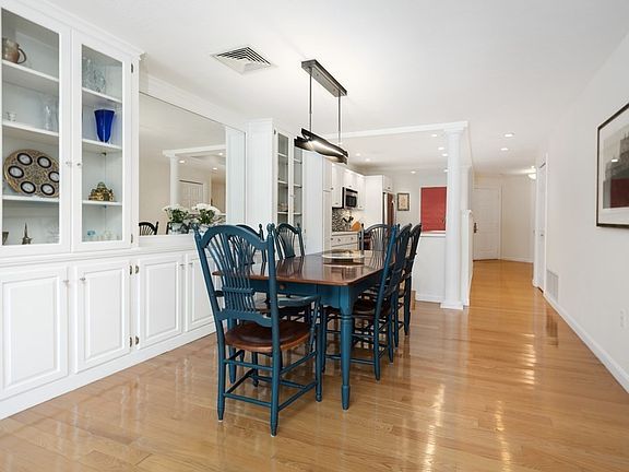 5th image of 106 Cliffside Dr #386