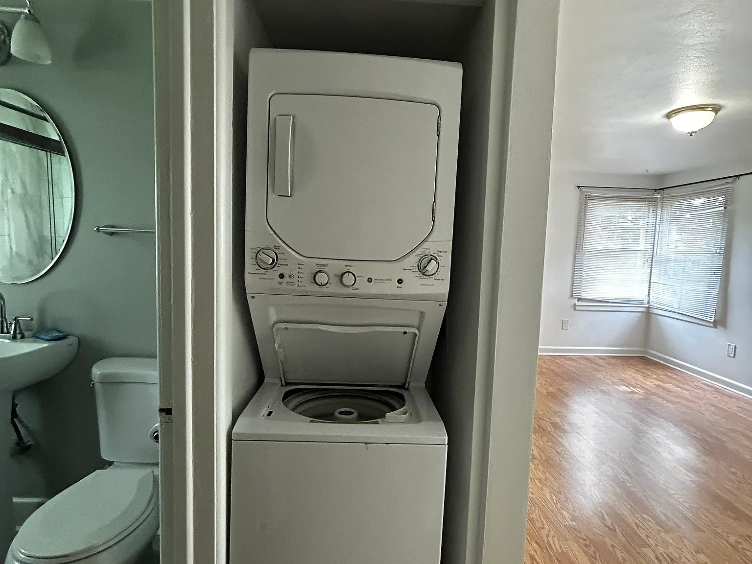 2 bed, $1,100 — Photo 4