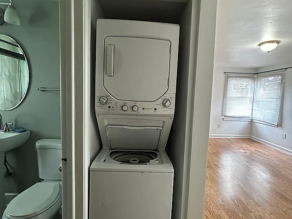 4th image of 3225 Meachem Rd #2
