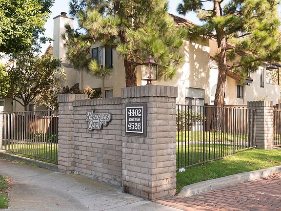 Emerald Glen entrance