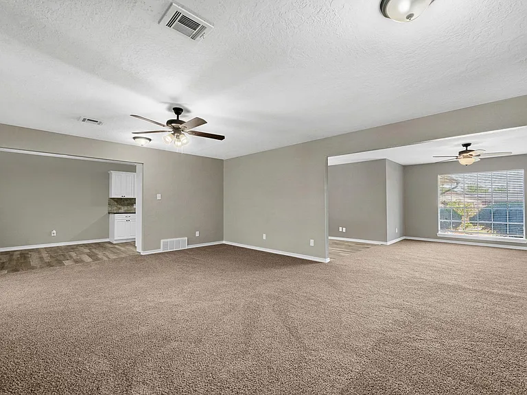 6943 NW Eisenhower Dr — Photo 21