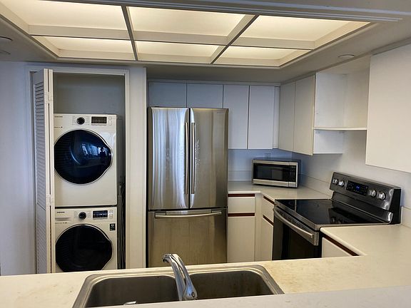 5th image of 400 S Pointe Dr APT 1008