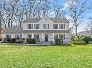8 Donahue Ct, Buchanan, NY 10511