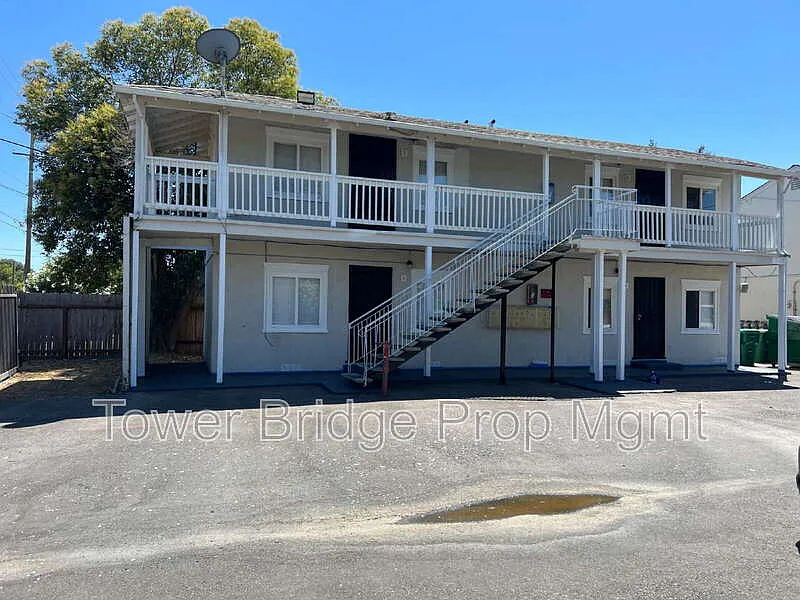 1 bed, 1.0 bath, $1,400 — Photo 1