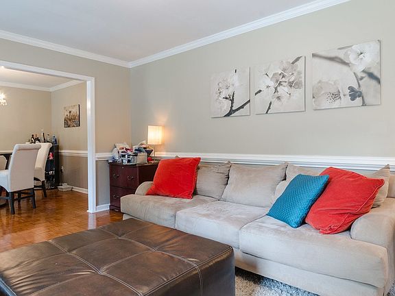 3rd image of 7529 Surreywood Pl