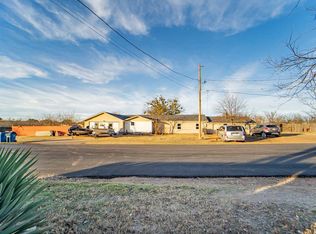 1318 W 2nd St, Breckenridge, TX 76424