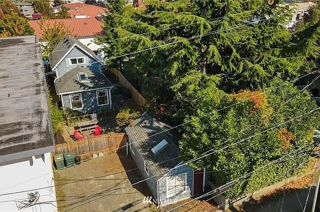 536 Bell St — Photo 6